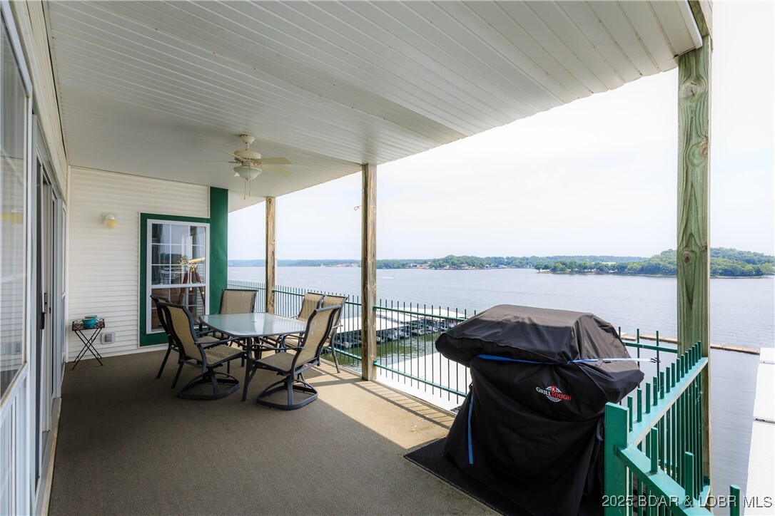 Property Photo: 607 E Harbour Towne Drive E-607 MO 65049