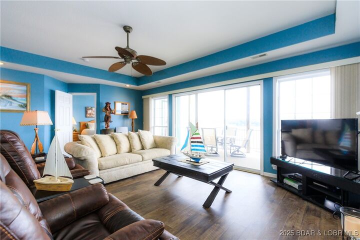 Property Photo: 607 E Harbour Towne Drive E-607 MO 65049