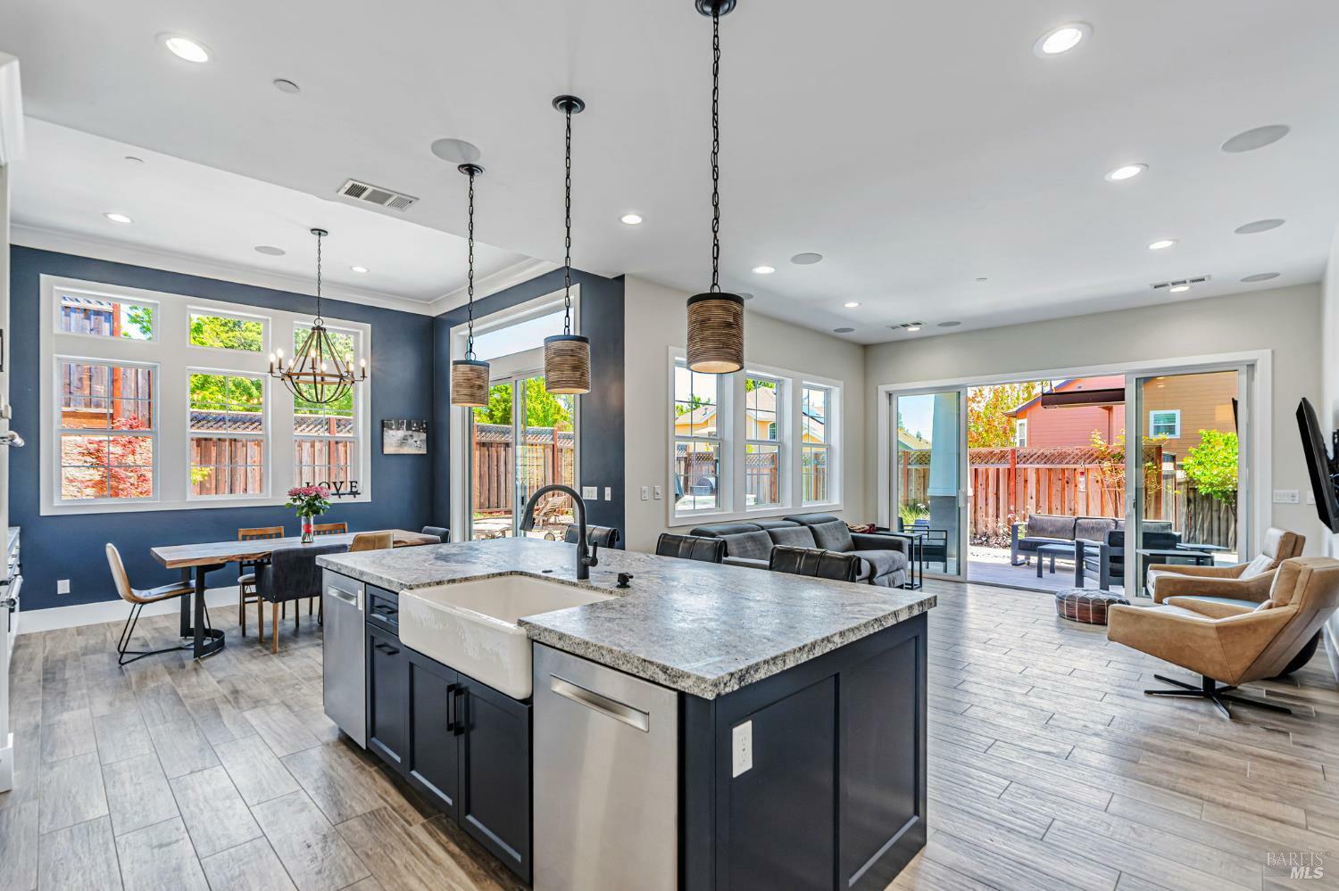 Property Photo: 1911 Fountainview Circle CA 95403
