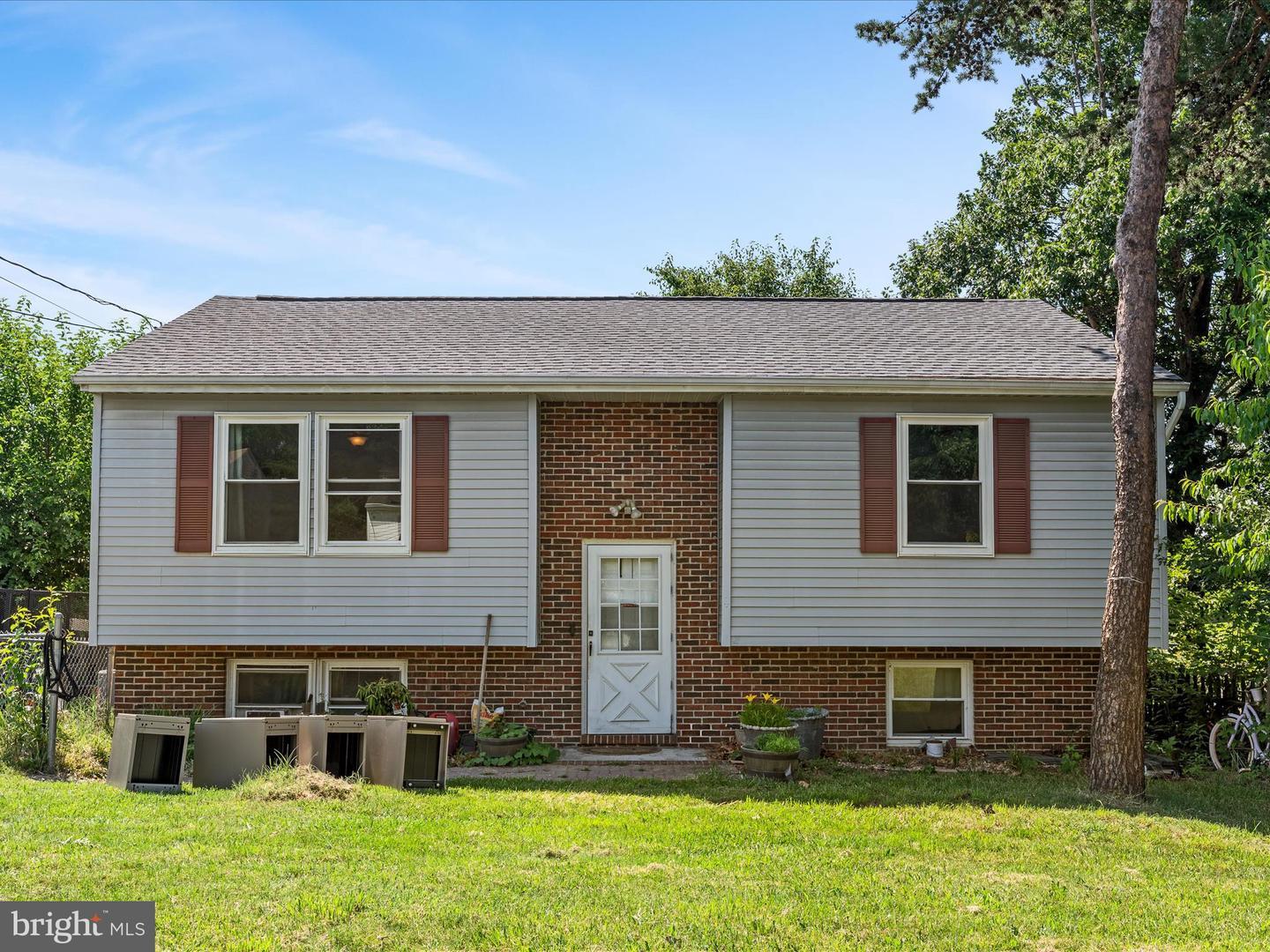 Property Photo: 147 Country Park Drive VA 22602