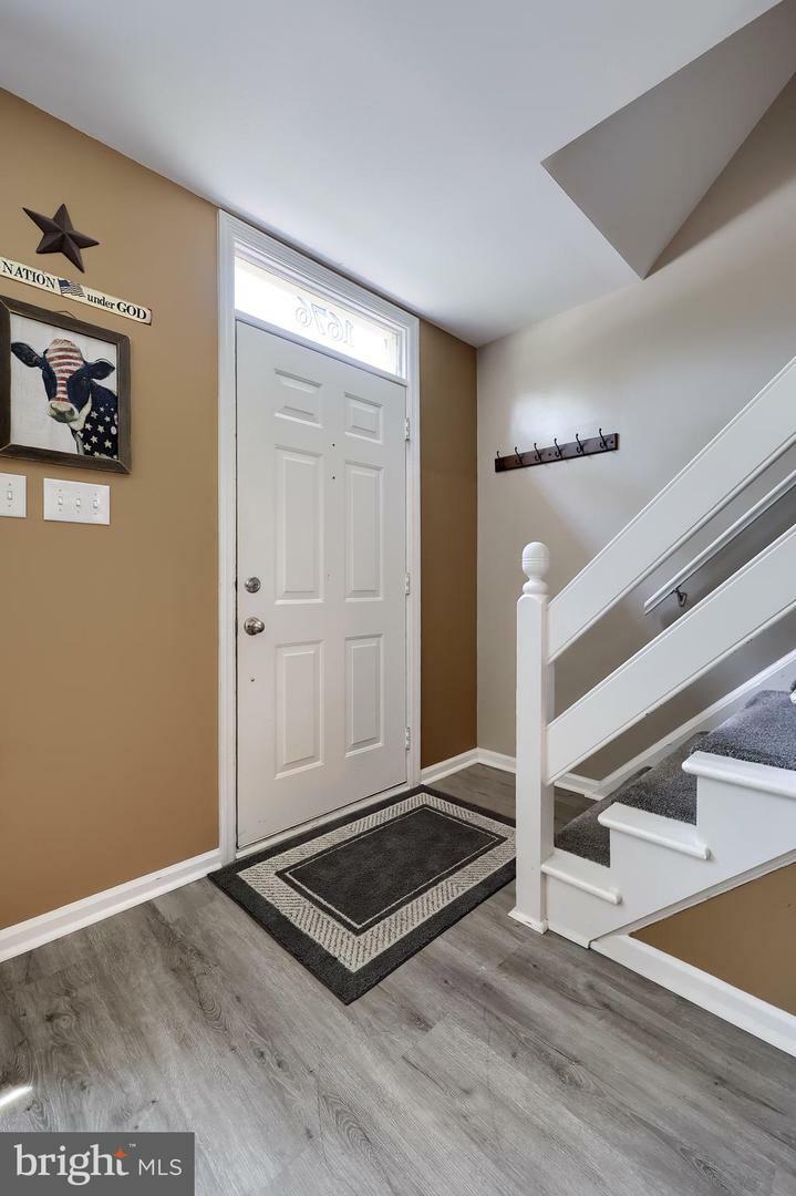 Property Photo: 1676 Chadwick Circle PA 17603