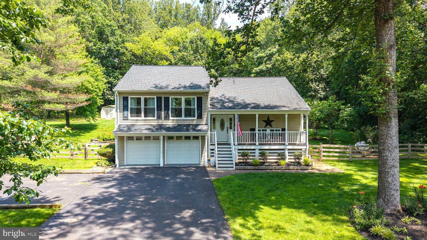 Property Photo: 6444 Duhollow Road VA 20187