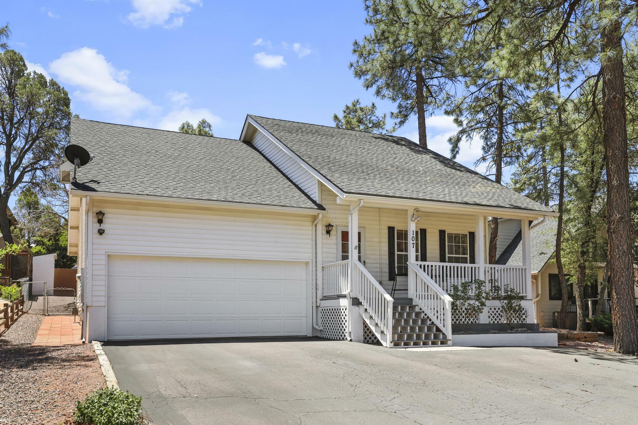 Property Photo: 107 W Sherwood Drive AZ 85541