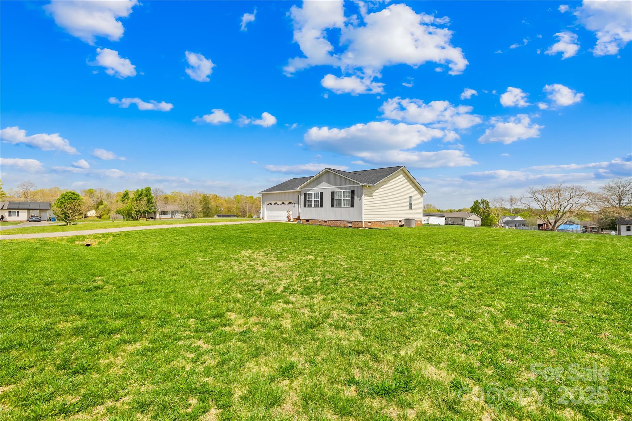 Property Photo: 103 Chambwood Lane NC 28152