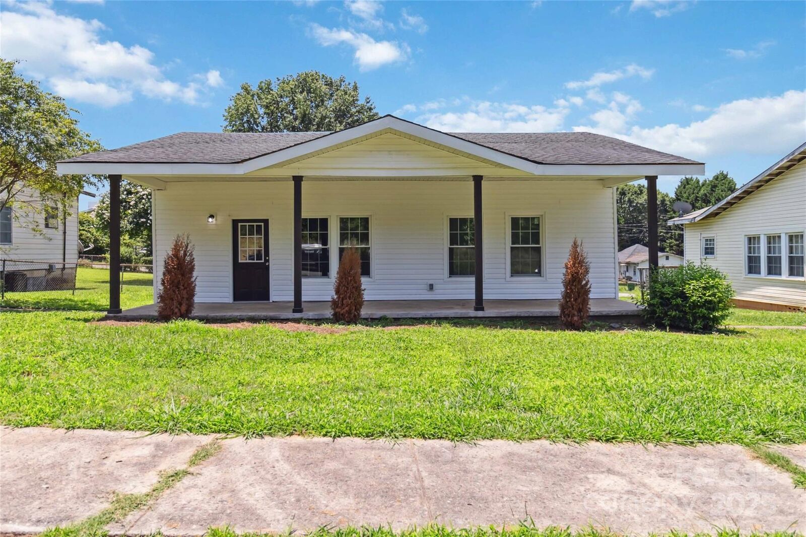 Property Photo:  113 Woodside Avenue  NC 28054 