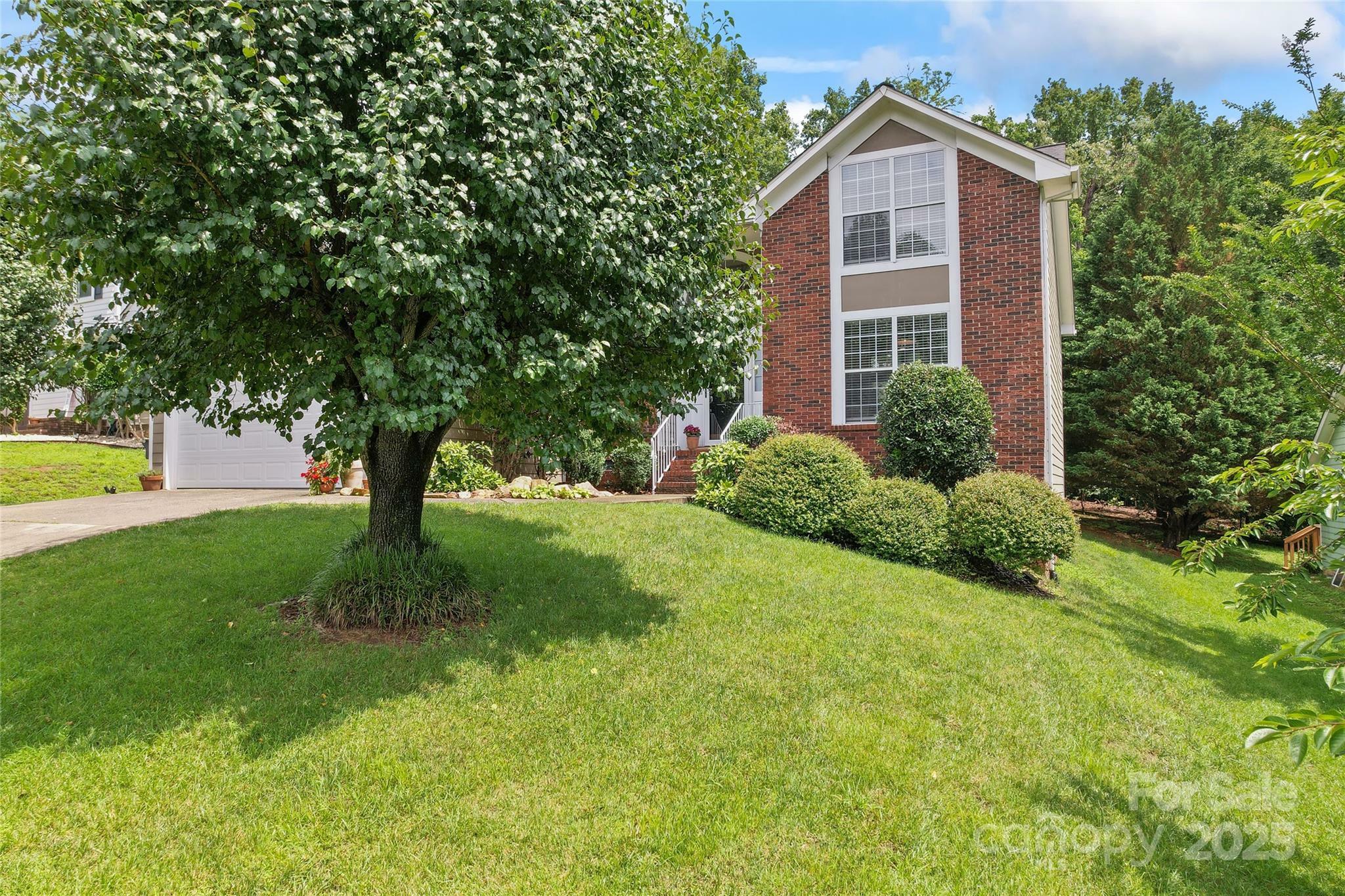 10043 Elsenham Lane  Charlotte NC 28269 photo