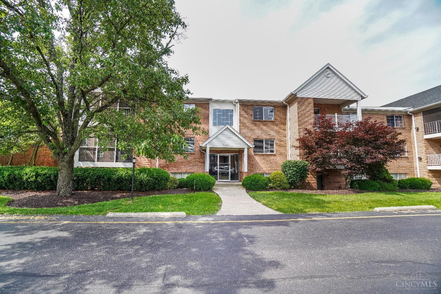 Property Photo:  3225 Heritage Square Drive  OH 45251 