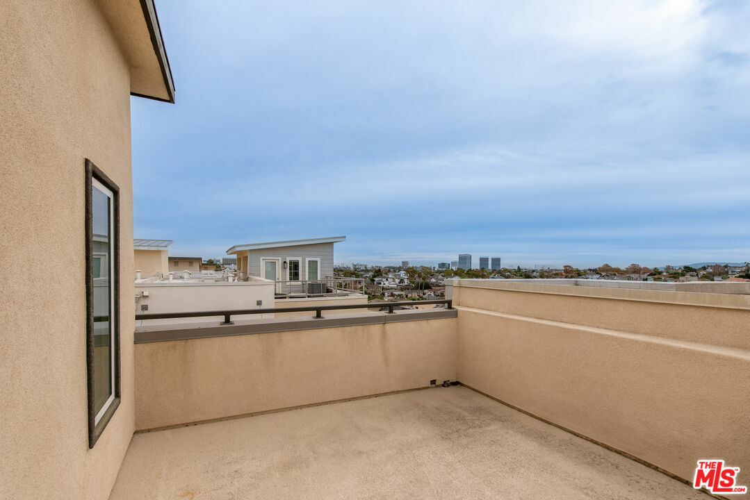 Property Photo: 516 E Imperial Ave CA 90245