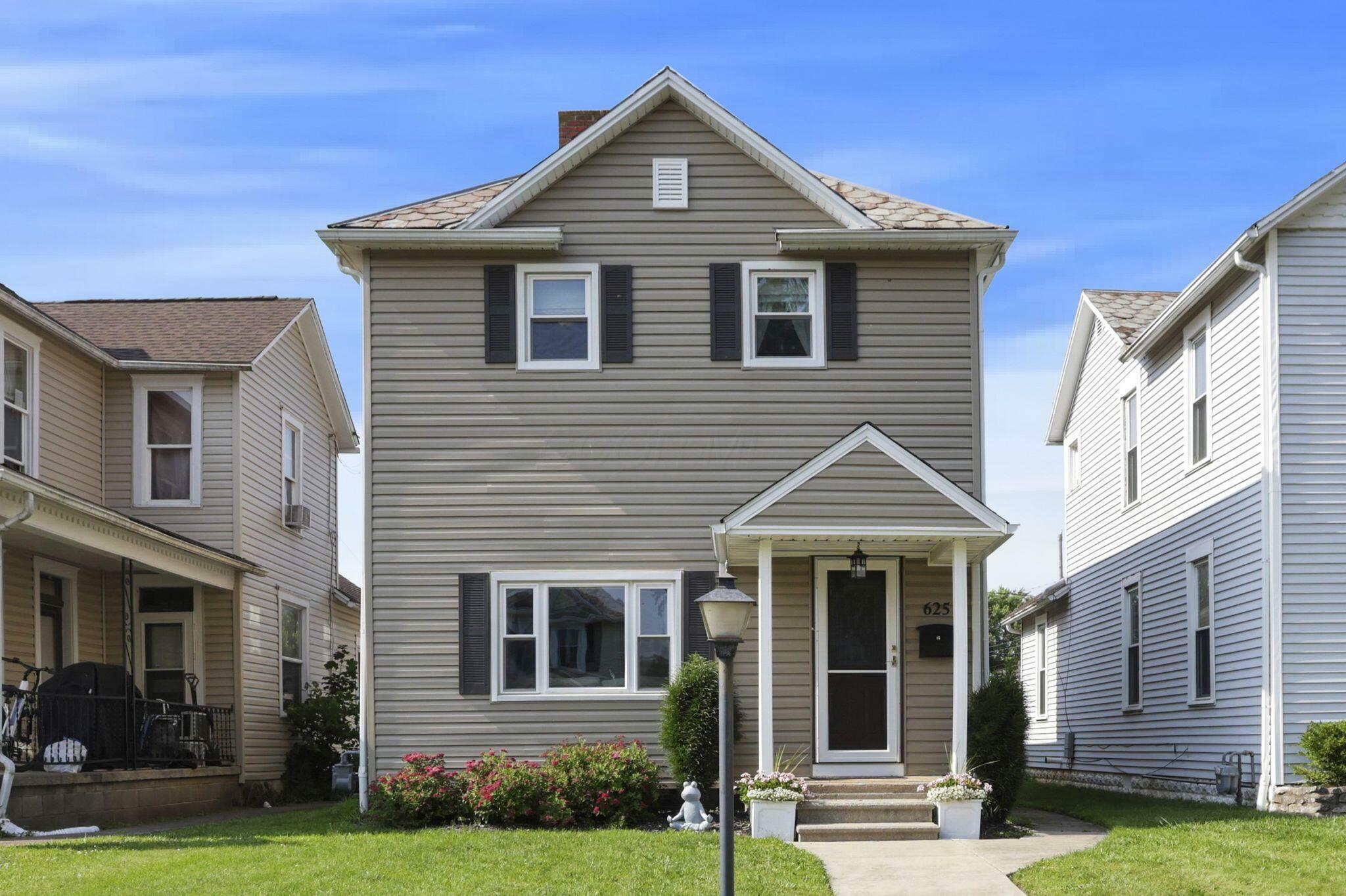 Property Photo: 625 E Mulberry Street OH 43130