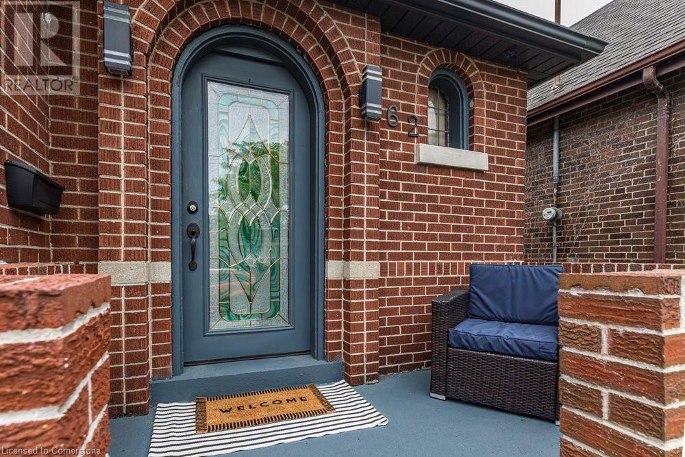 Photo de la propriété: 62 Weir Street North ON L8H 5E6