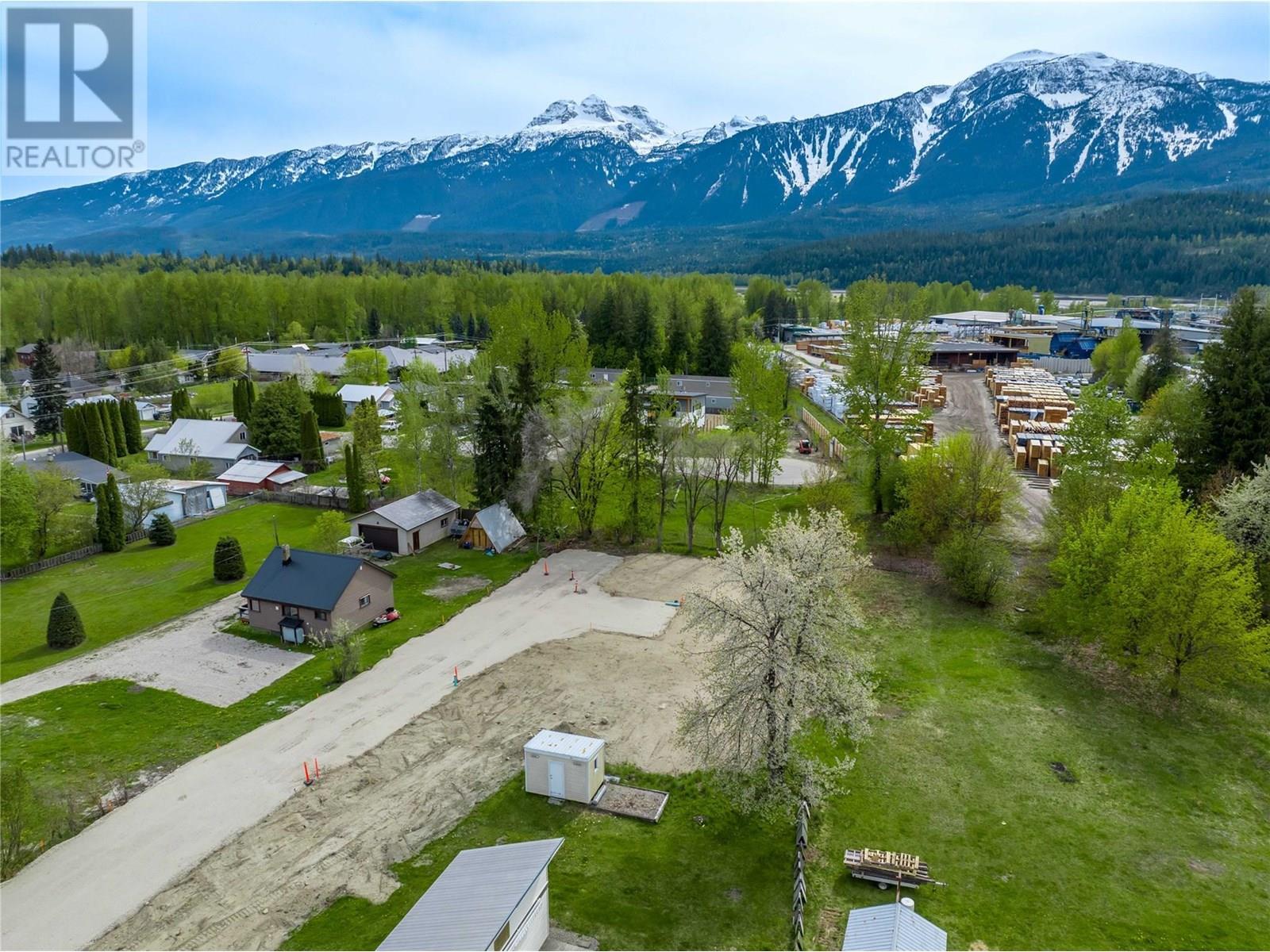 Property Photo:  1-705 Eighth Street East  BC V0E 2S0 