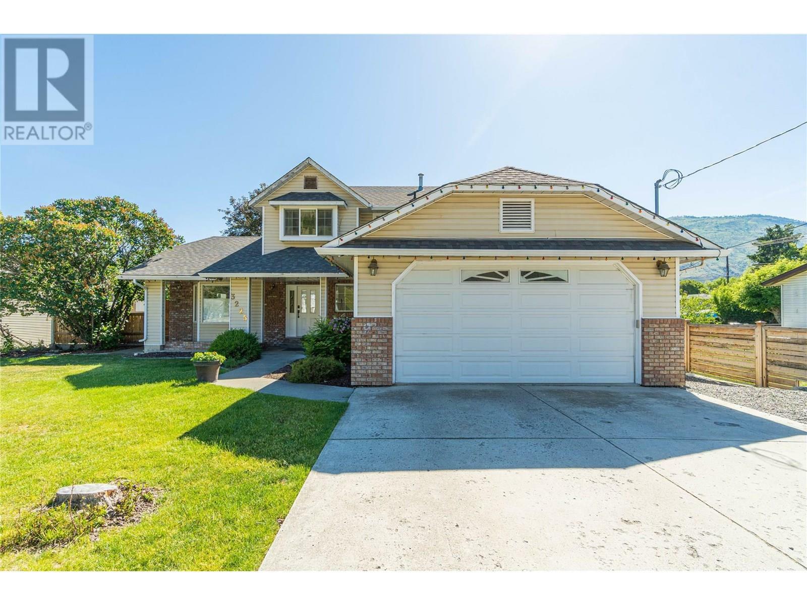 3225 Hargraves Place  Kamloops BC V2B 8H3 photo