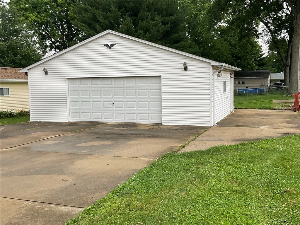 Property Photo: 1696 W Evandale Drive IL 62526