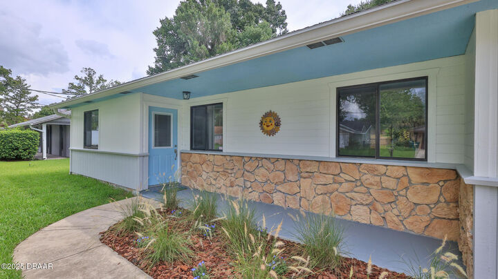 Property Photo: 1017 Chippewa Trail FL 32117