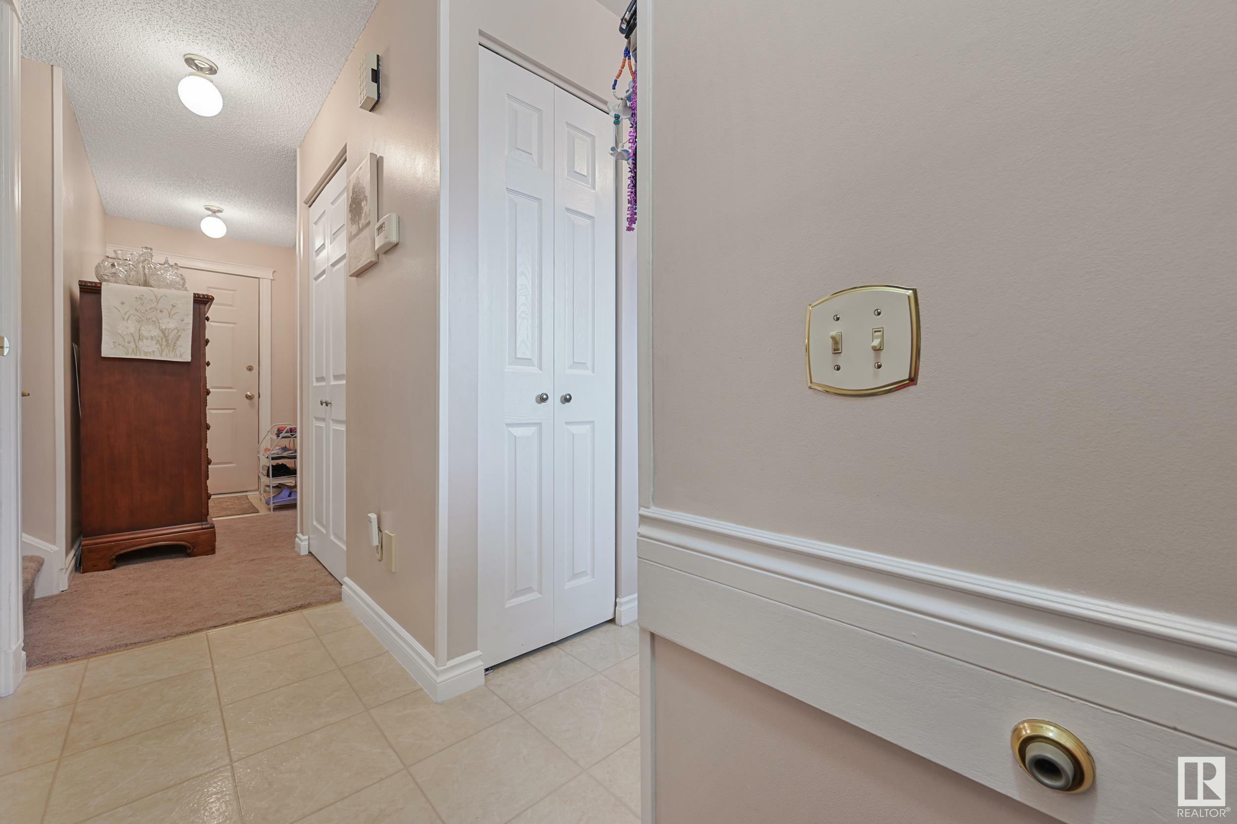 Property Photo: 9527 178A Avenue NW AB T5Z 2G8