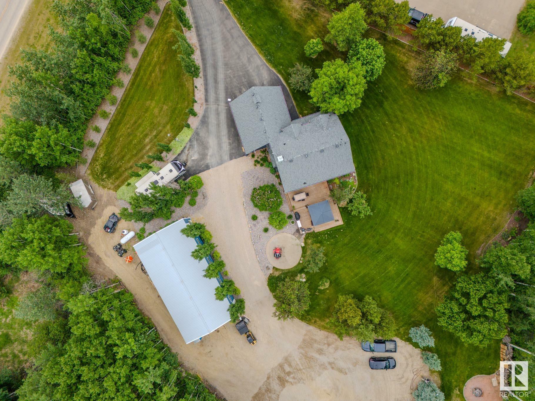 Property Photo: 27504 Twp Road 540 4 AB T7X 3V4