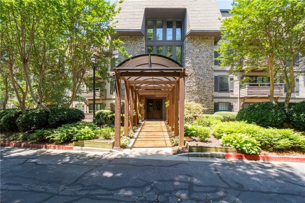 Property Photo: 1120 Highland Bluff Drive SE GA 30339