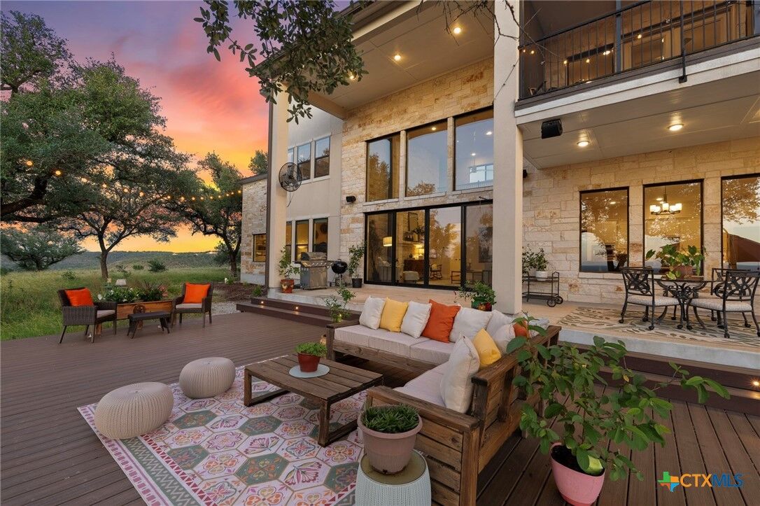 Property Photo: 118 Sheridan Drive TX 78133