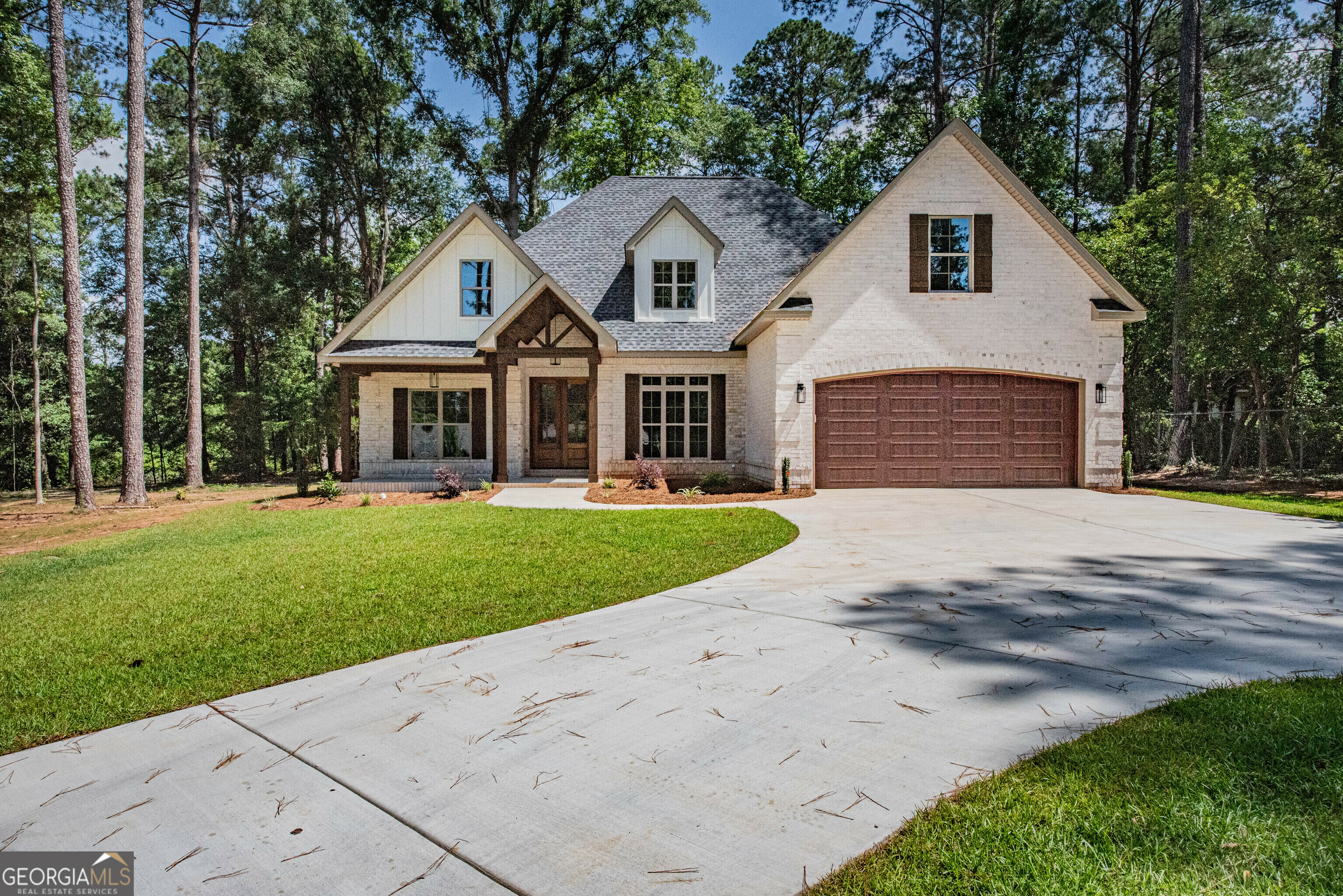 Property Photo:  1413 Park Avenue  GA 31069 