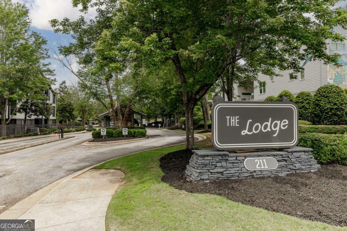 Property Photo: 211 North Avenue 1317 GA 30601