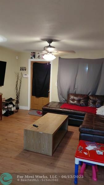 Property Photo: 4908 SW 45th Ave FL 33314