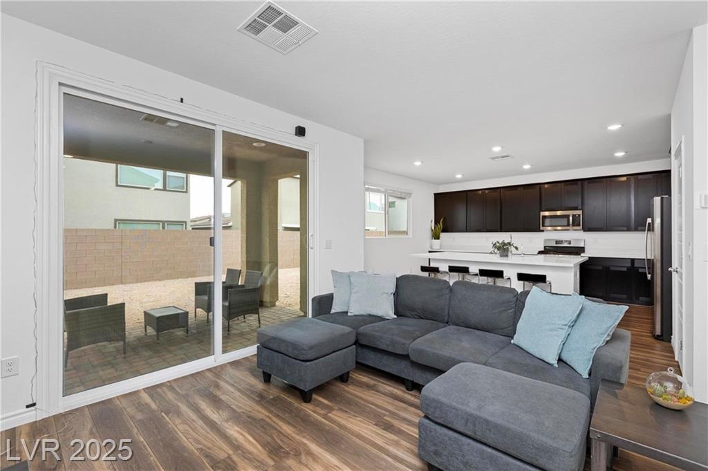 Property Photo: 4348 Bayley Skye Avenue NV 89141