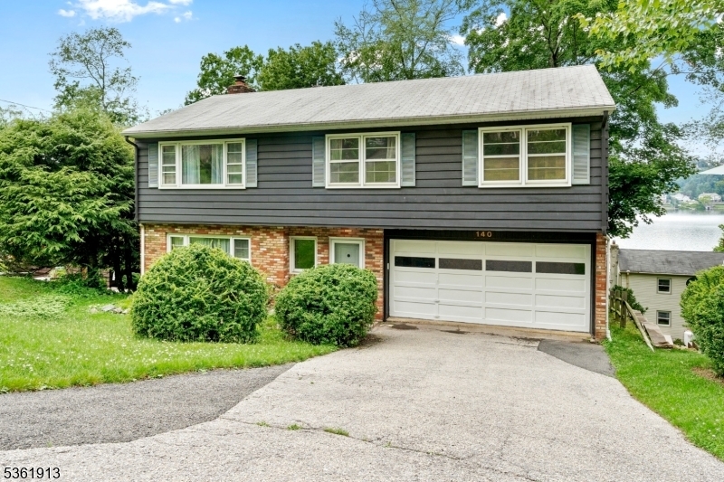 Property Photo: 140 Springbrook Trl NJ 07871
