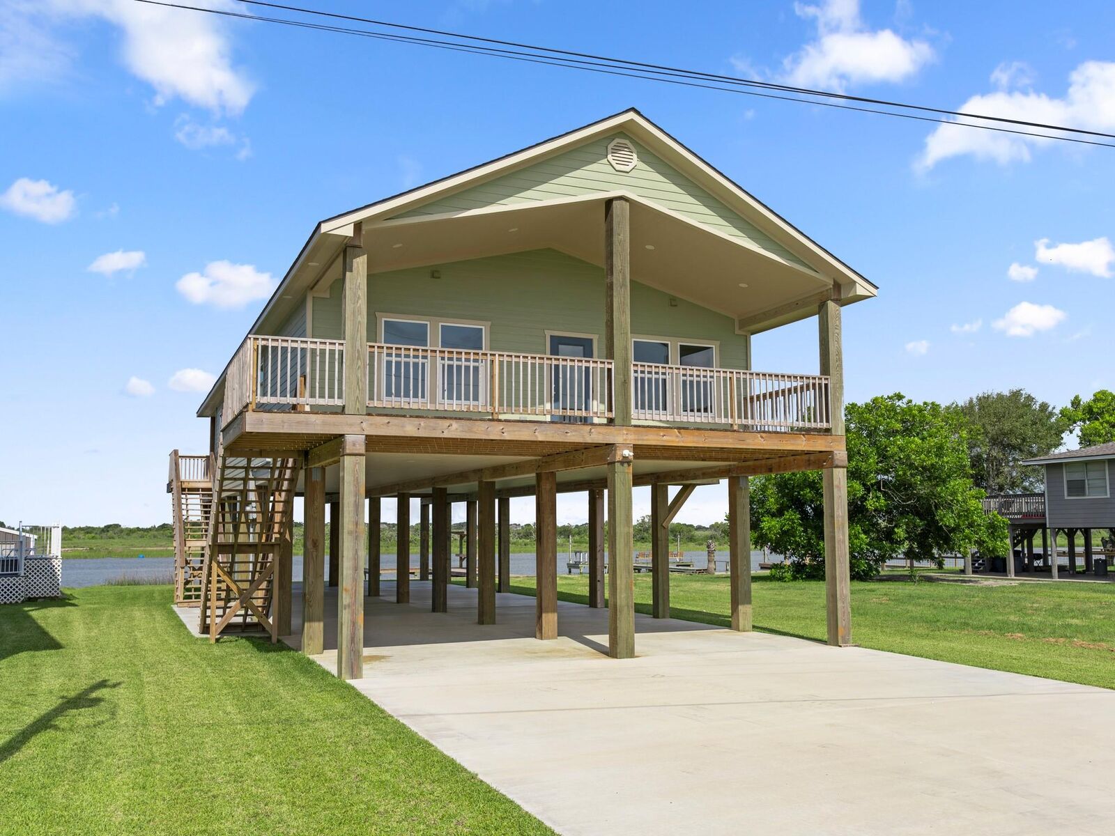 Property Photo:  864 Seagull  TX 77414 