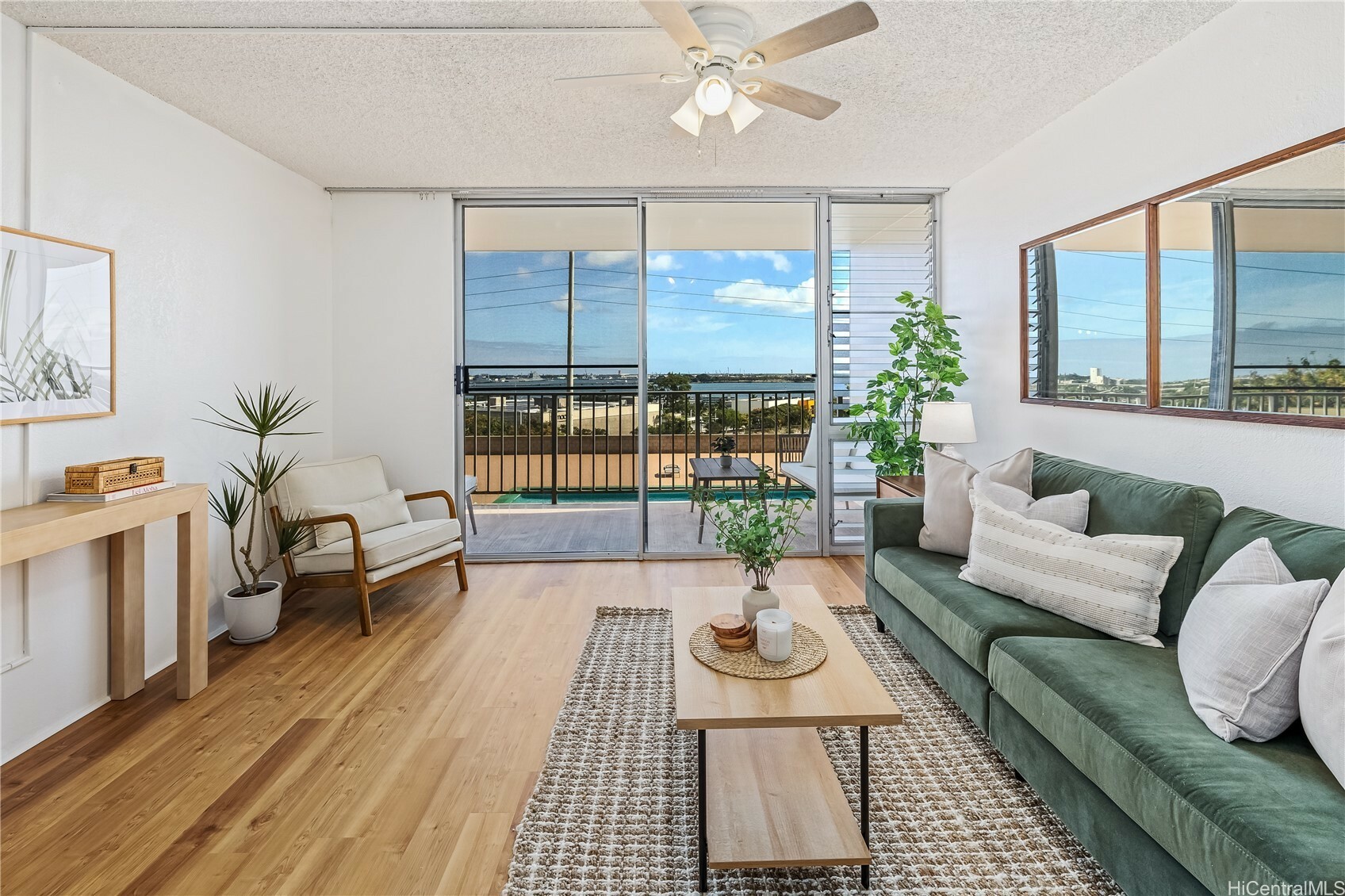 Property Photo: 98-099 Uao Place 506 HI 96701