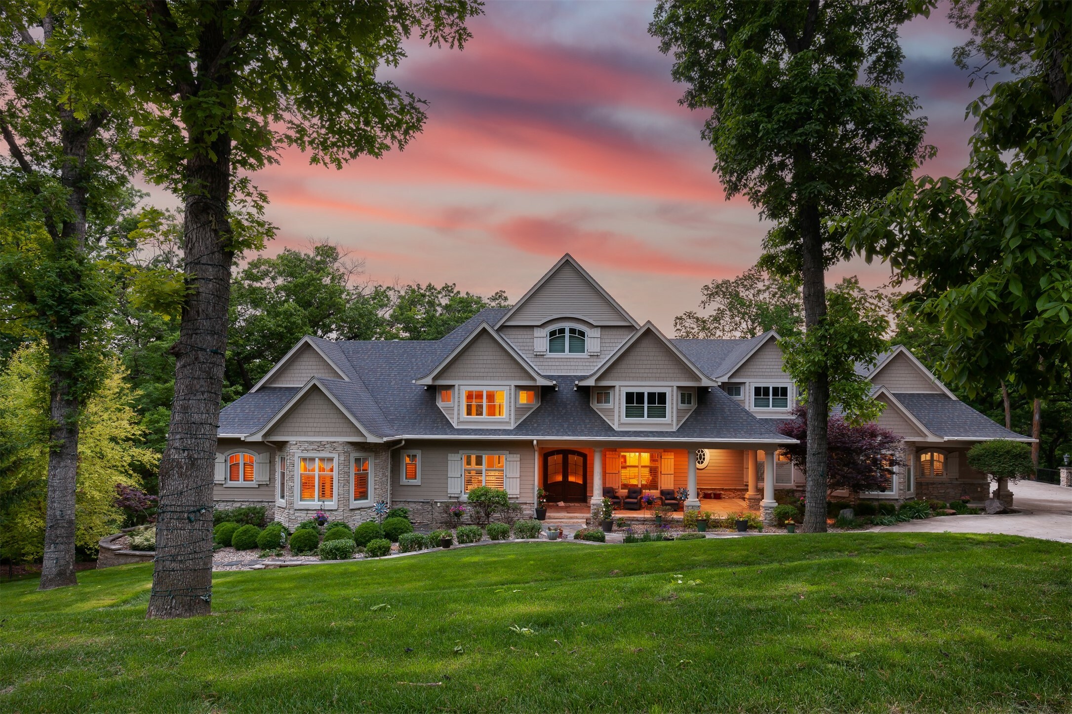 Property Photo: 12993 Oak Brook Drive IA 50323