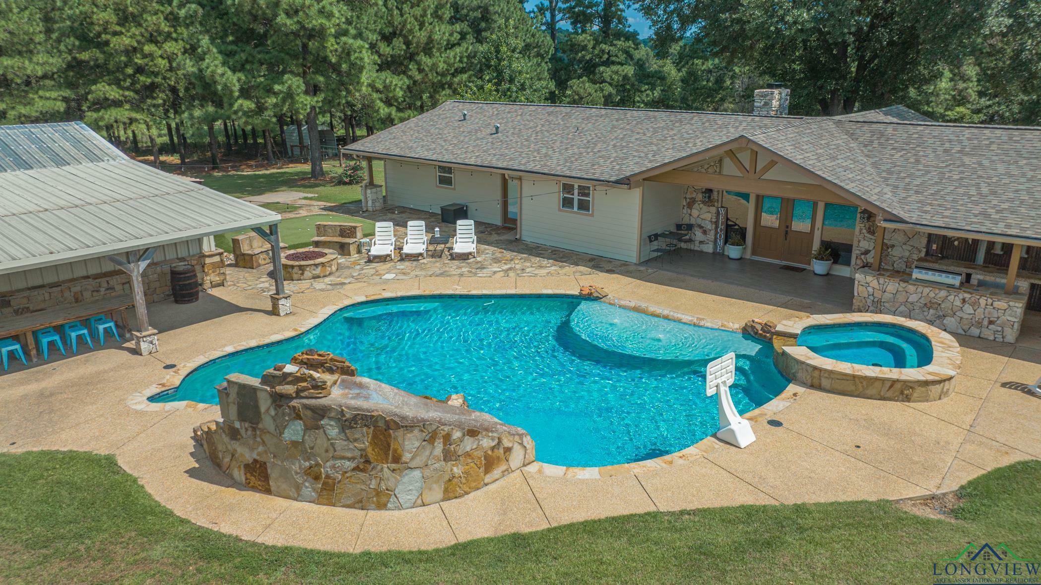 Property Photo:  322 Roy Green Rd  TX 75602 