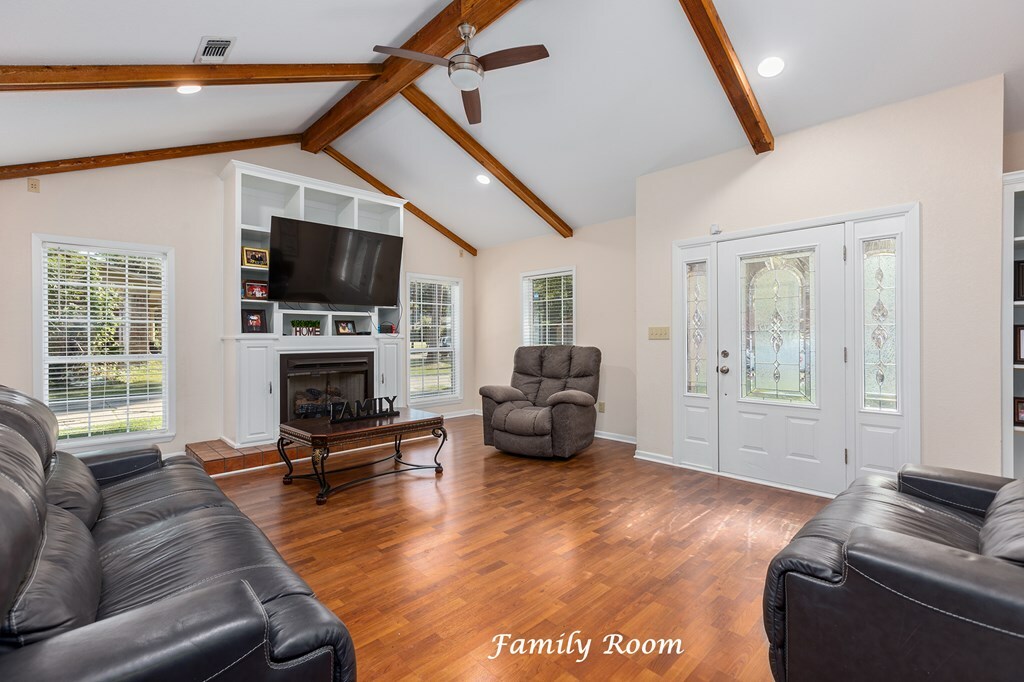 Property Photo: 309 Hunters Creek Drive TX 75901