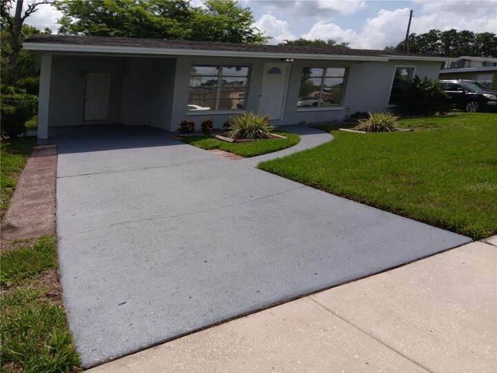 Property Photo:  2103 Mantilla Avenue  FL 32811 