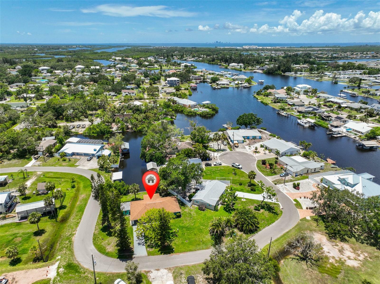 Property Photo:  301 Carlyle Boulevard  FL 33570 
