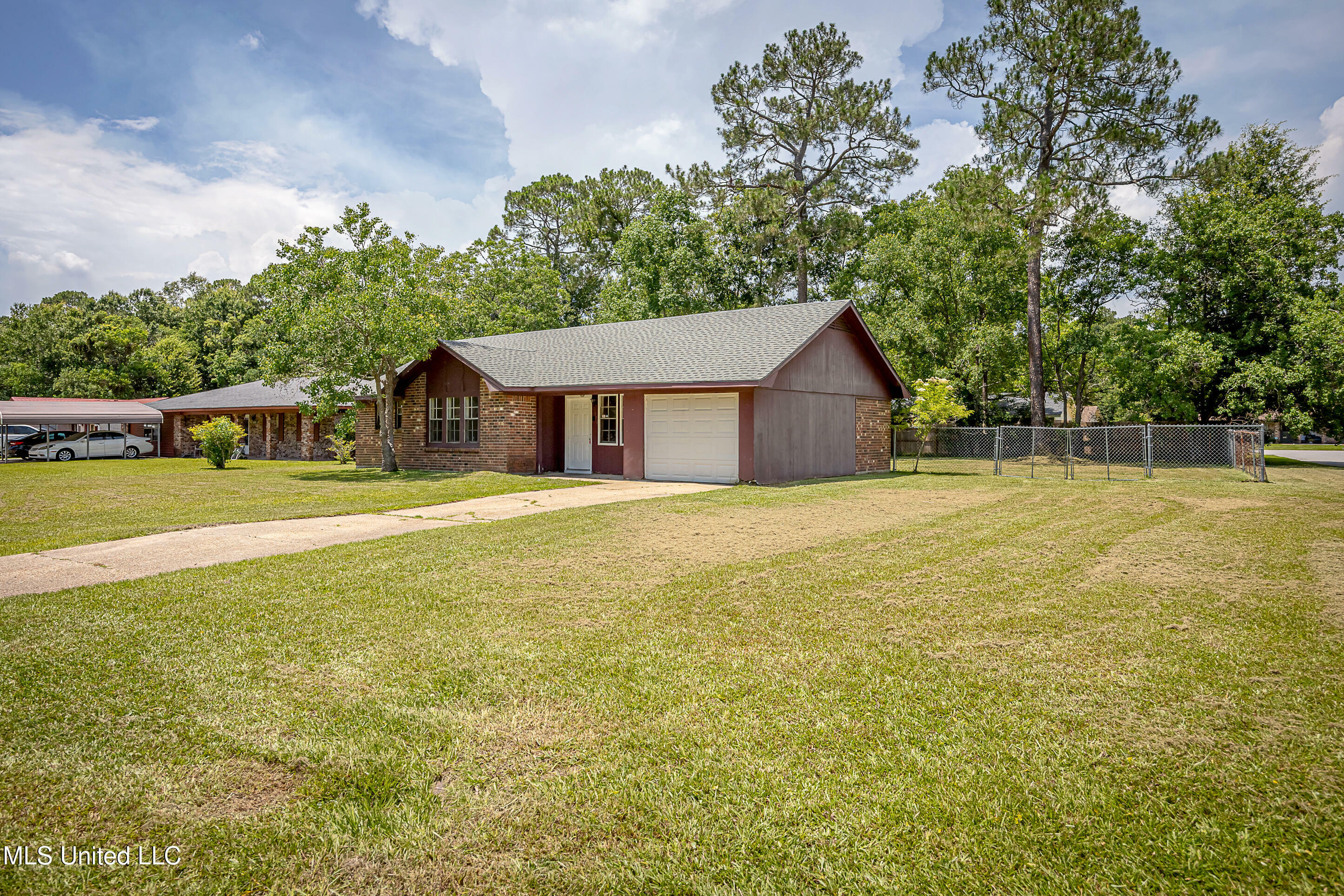 Property Photo: 1520 Kingfisher Drive MS 39553