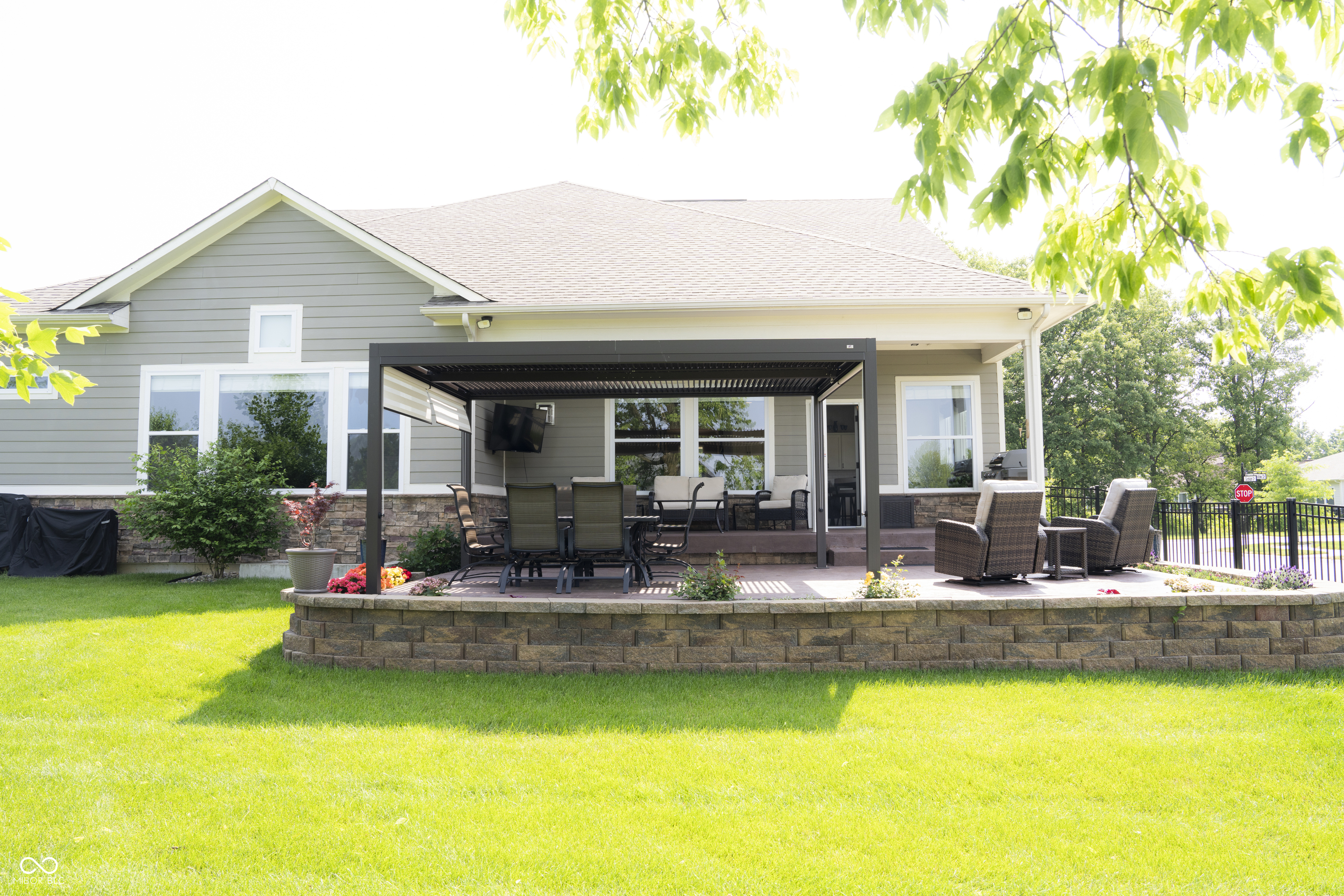 Property Photo: 13820 Woodside Hollow Drive IN 46032