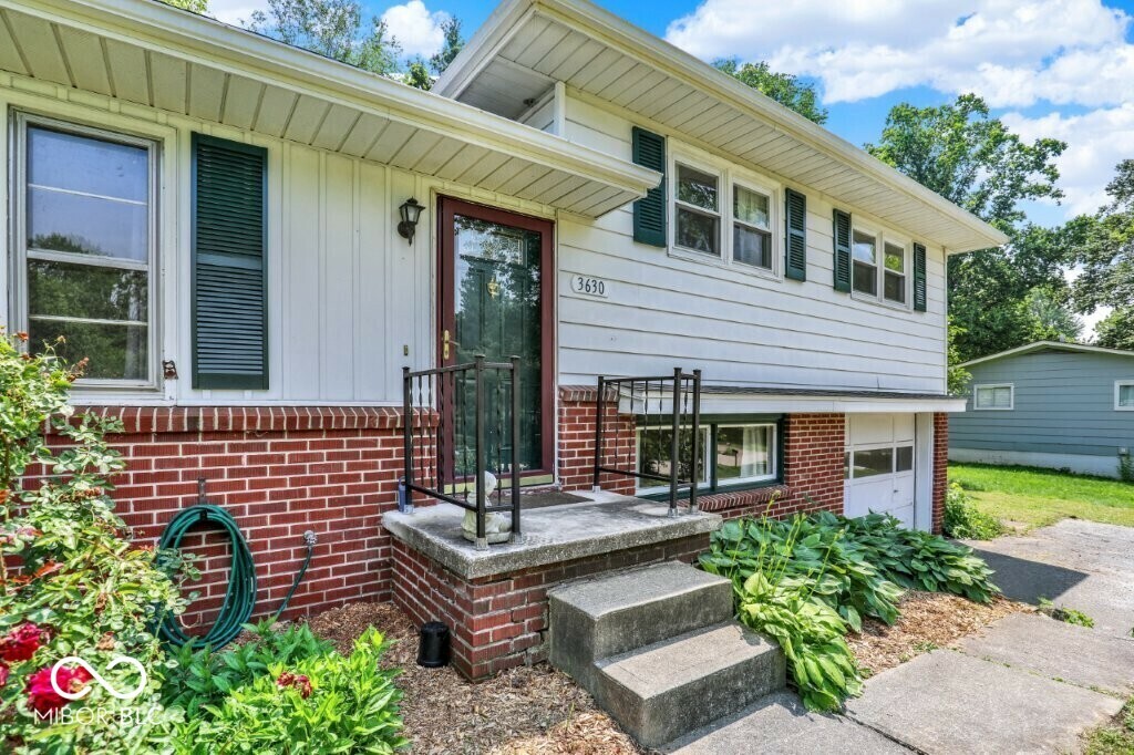 Property Photo: 3630 E Morningside Drive IN 47408