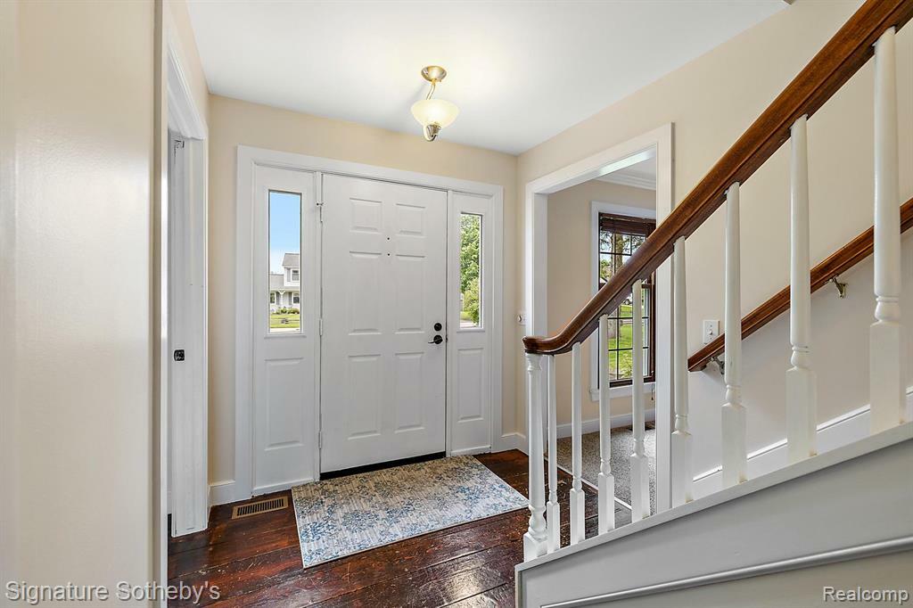 Property Photo:  7672 Olde Sturbridge Trail  MI 48348 4612 