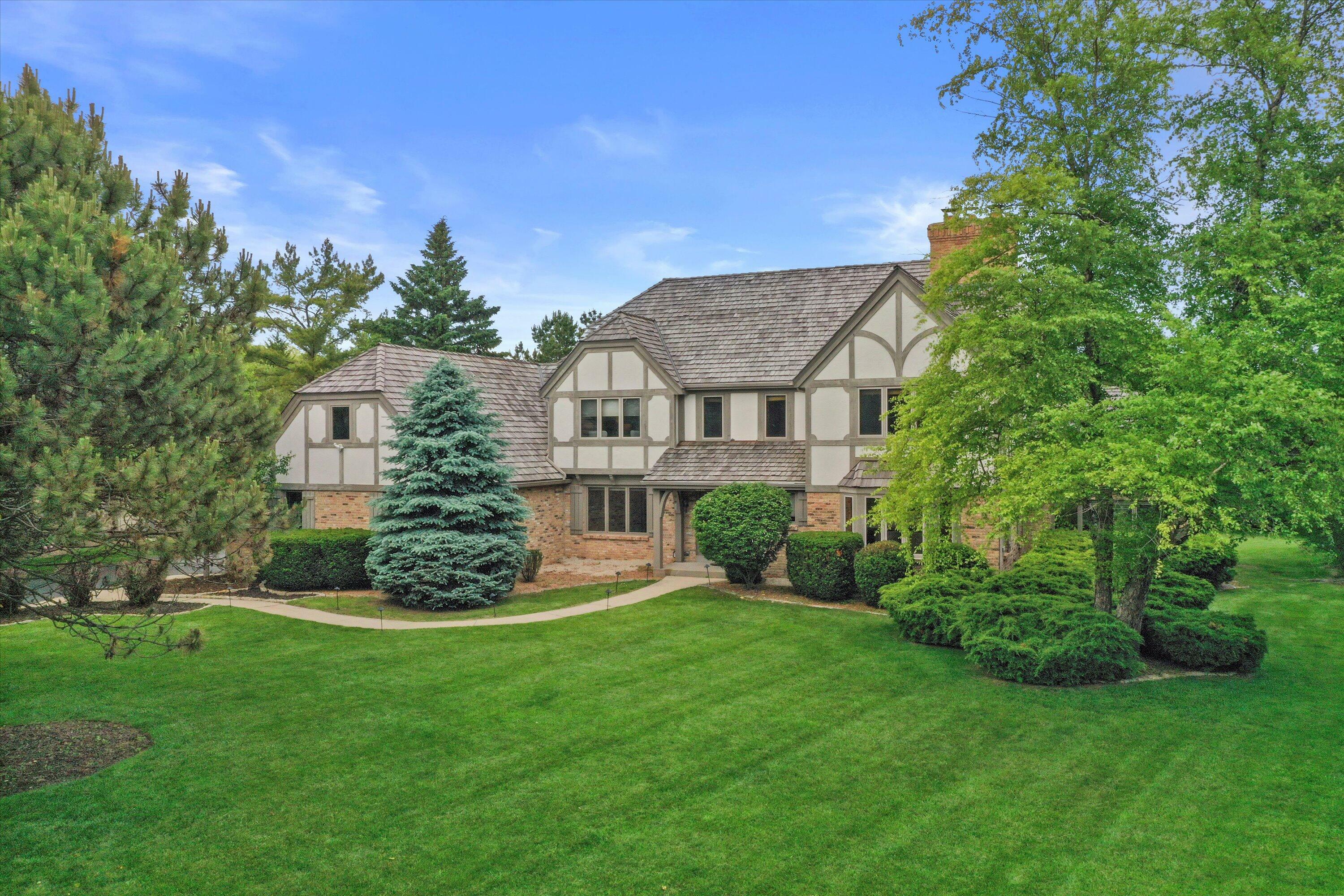 10418 N Haddonstone Pl  Mequon WI 53092 photo