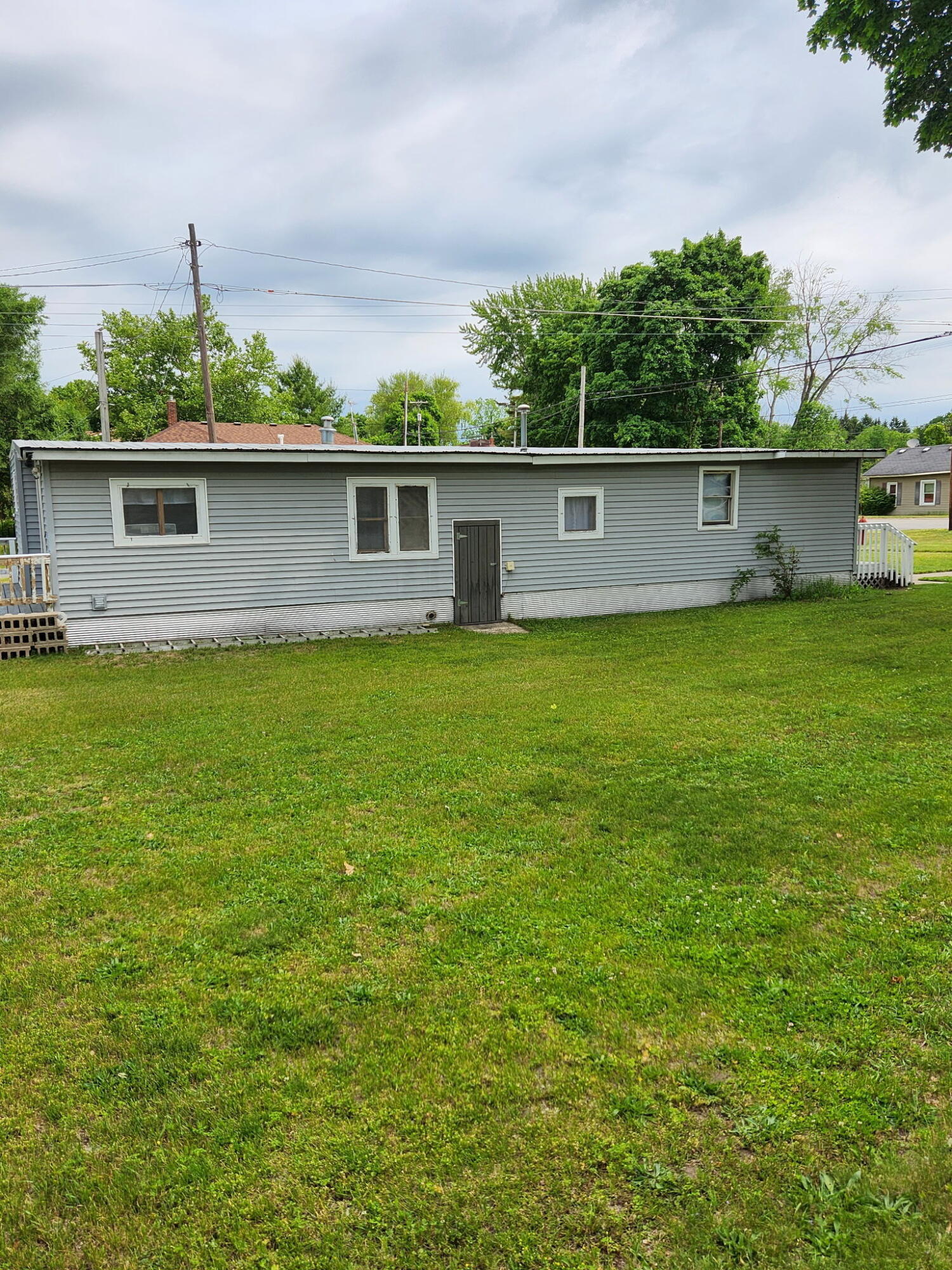 Property Photo: 227 N Lincoln Avenue MI 48850