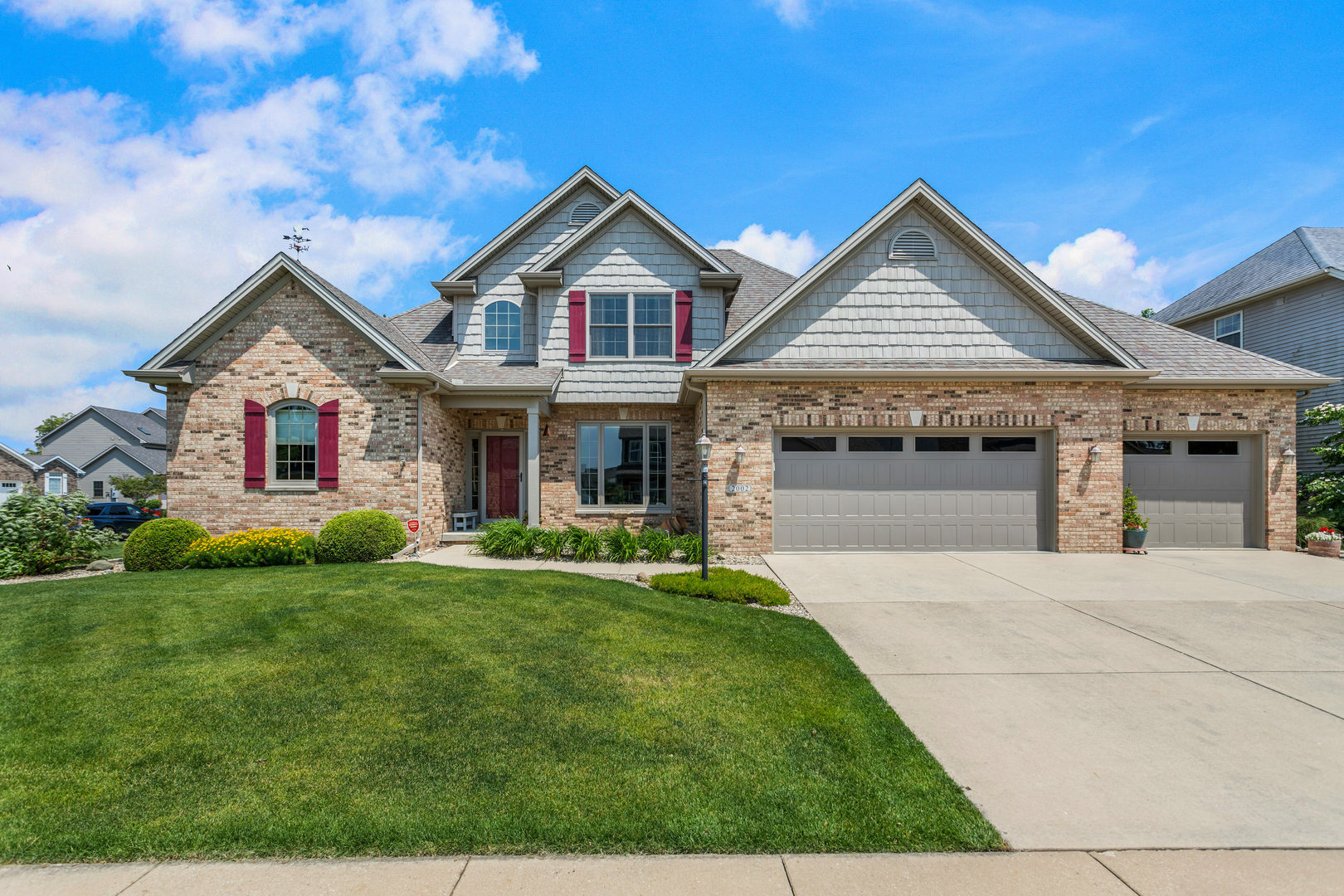 2002 Savanna Drive  Champaign IL 61822 photo