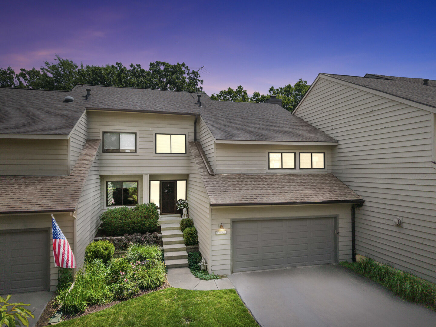 Property Photo:  1541 Kirkwood Drive  IL 60134 