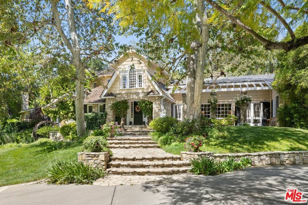 Property Photo: 4535 Vanalden Avenue CA 91356