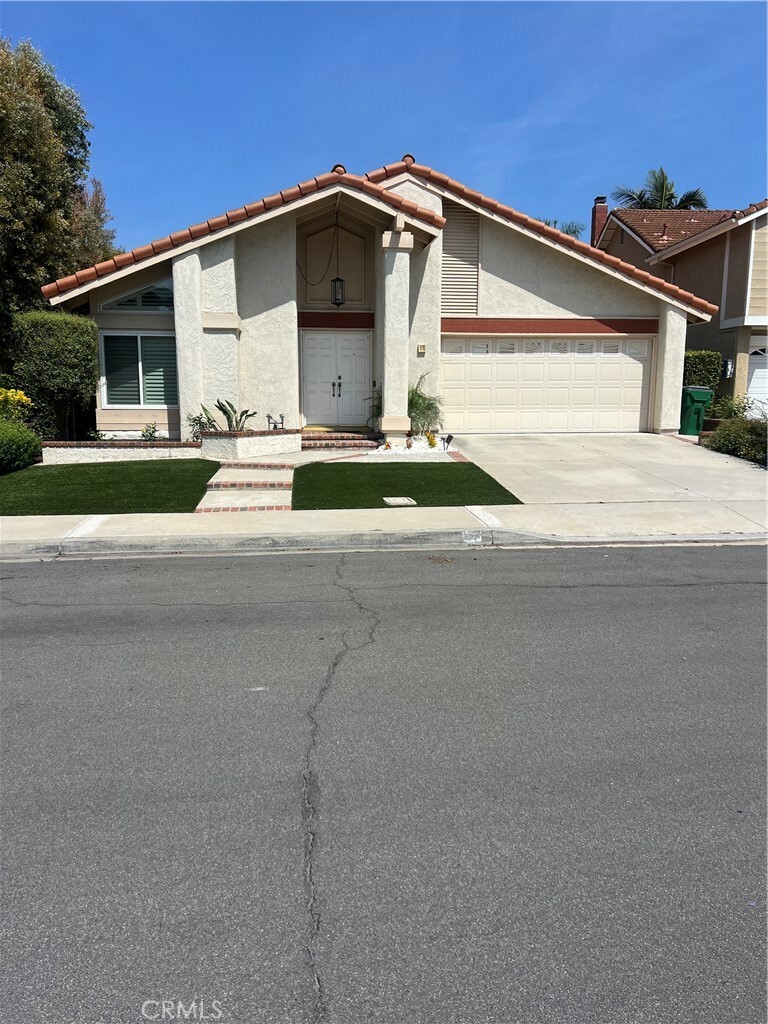 Property Photo: 17 Kara E CA 92620