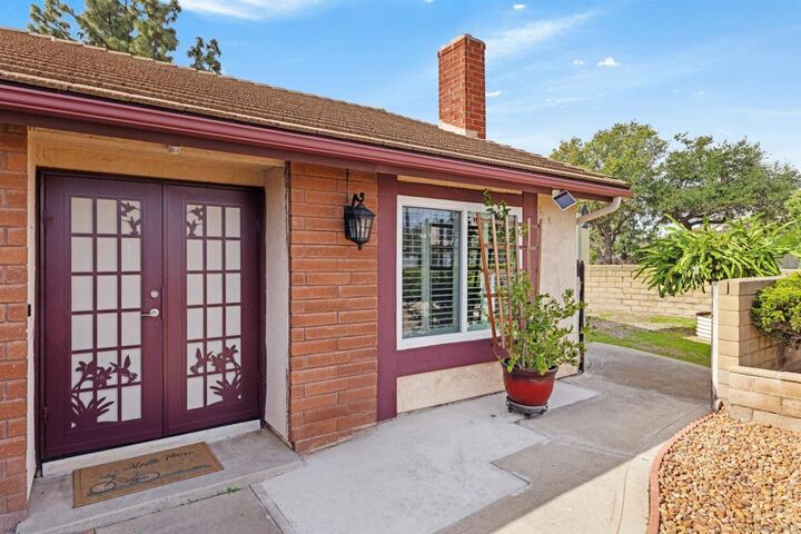 Property Photo: 12866 Summerfield Ln CA 92064