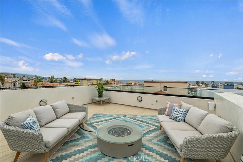 Property Photo: 222 2nd Street CA 90254