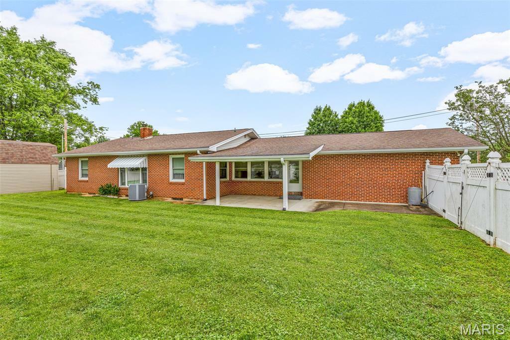 Property Photo: 715 S A Street MO 63640