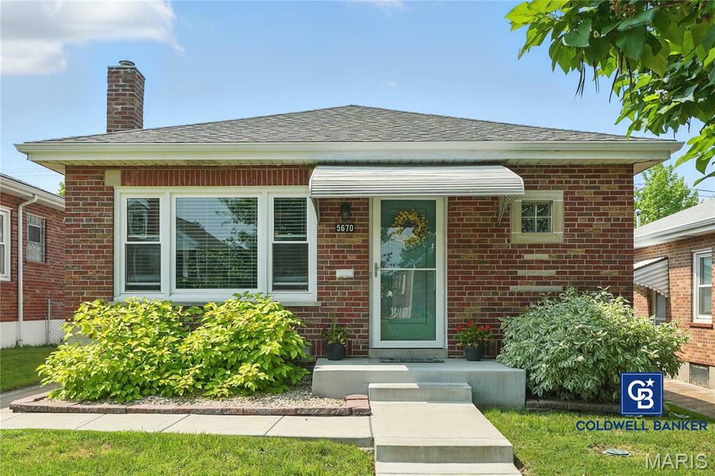 5670 Pernod Avenue  St Louis MO 63139 photo