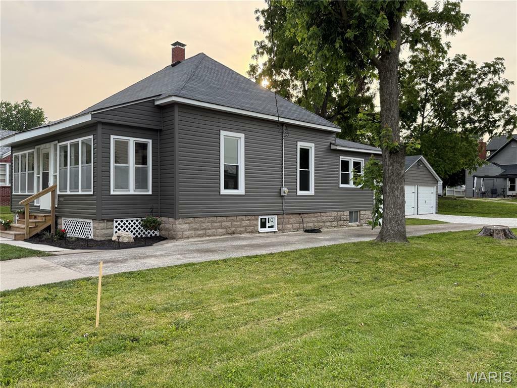 Property Photo: 309 E Pearl Street IL 62052