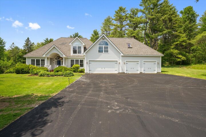 Property Photo: 692 Kennebec Road ME 04444